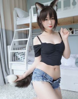 闪耀的她